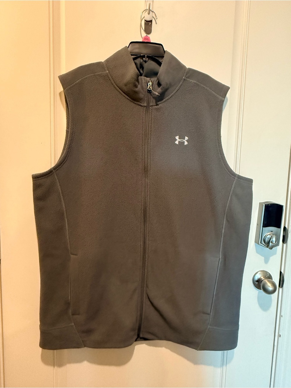 Under Armour Men’s Dark Gray Sleeveless Zip-Up Vest